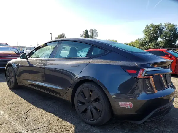 5YJ3E1EB0RF810936 2024 TESLA MODEL 3 - Image 2