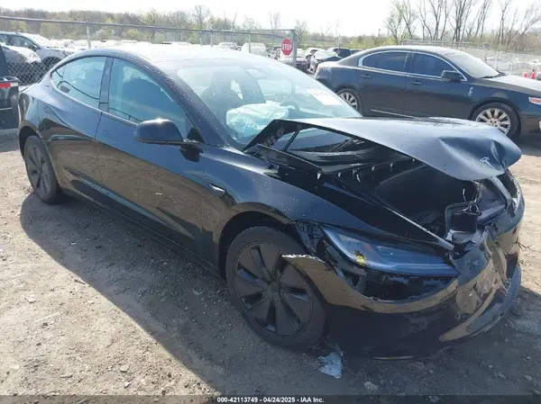 5YJ3E1EB0RF817515 2024 TESLA MODEL 3 - Image 1