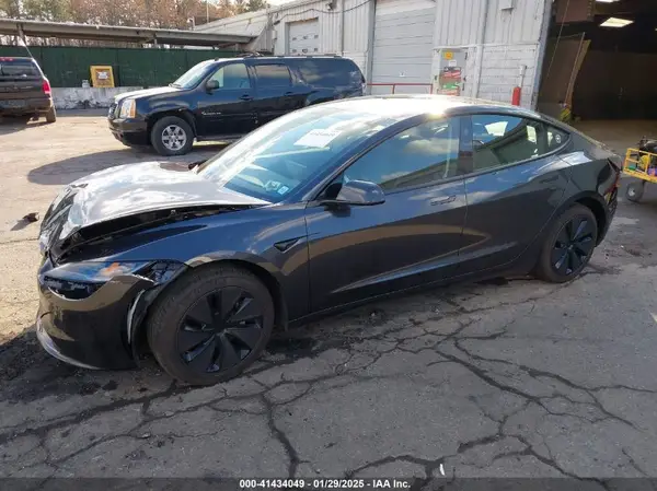 5YJ3E1EB0RF821046 2024 TESLA MODEL 3 - Image 2