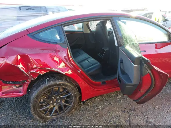 5YJ3E1EB0RF827073 2024 TESLA MODEL 3 - Image 8