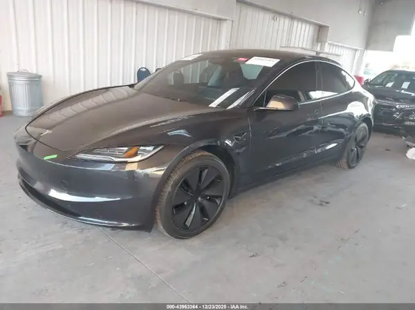 5YJ3E1EB0RF832127 2024 TESLA MODEL 3 - Image 2