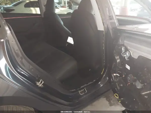5YJ3E1EB0RF832127 2024 TESLA MODEL 3 - Image 8