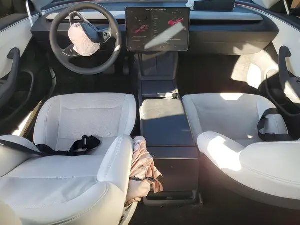 5YJ3E1EB0RF834752 2024 TESLA MODEL 3 - Image 8