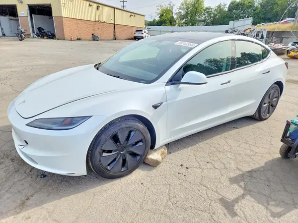 5YJ3E1EB0SF003418 2025 TESLA MODEL 3 - Image 1