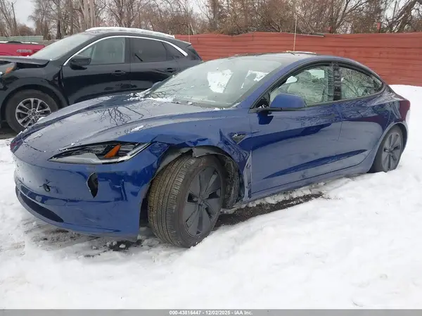 5YJ3E1EB0SF032532 2025 TESLA MODEL 3 - Image 2