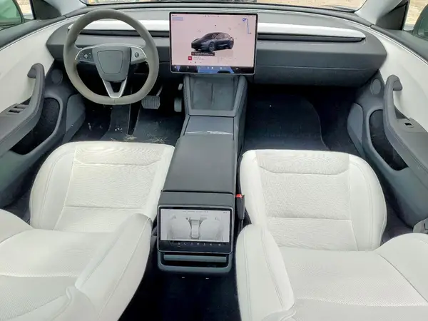 5YJ3E1EB0SF052845 2025 TESLA MODEL 3 - Image 8