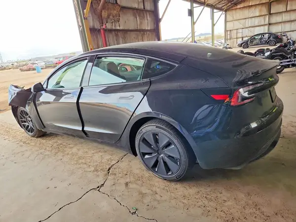 5YJ3E1EB0SF078667 2025 TESLA MODEL 3 - Image 2