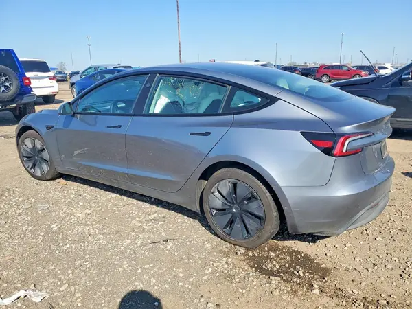 5YJ3E1EB0SF875016 2025 TESLA MODEL 3 - Image 2