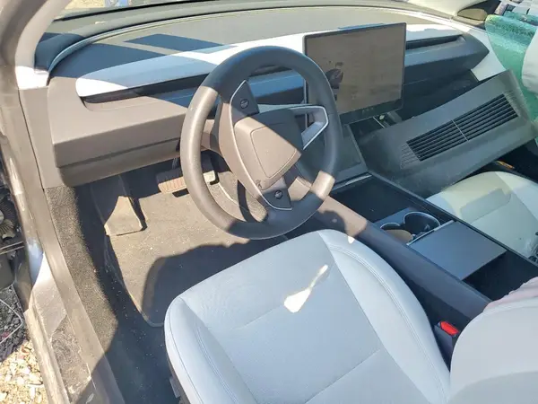 5YJ3E1EB0SF875016 2025 TESLA MODEL 3 - Image 8
