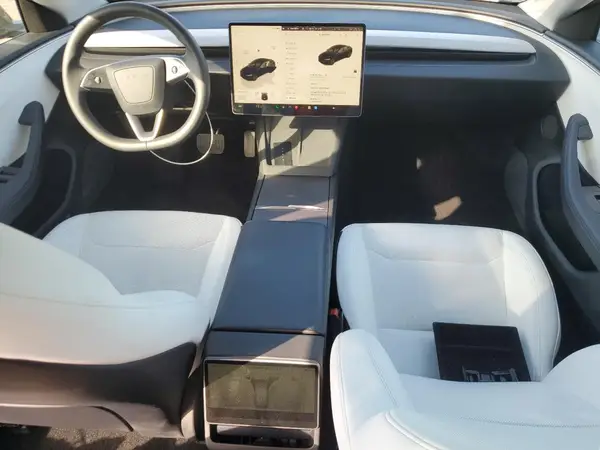 5YJ3E1EB0SF875369 2025 TESLA MODEL 3 - Image 8