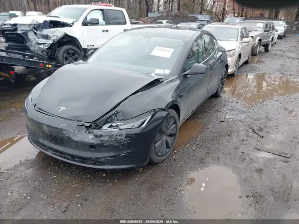 5YJ3E1EB0SF886758 2025 TESLA MODEL 3 - Image 2