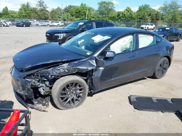 5YJ3E1EB0SF892253 2025 TESLA MODEL 3 - Image 2