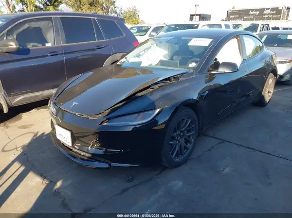 5YJ3E1EB0SF916924 2025 TESLA MODEL 3 - Image 2