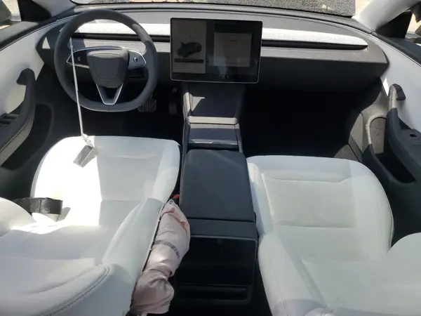5YJ3E1EB0SF917801 2025 TESLA MODEL 3 - Image 8