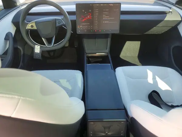 5YJ3E1EB0SF920102 2025 TESLA MODEL 3 - Image 8