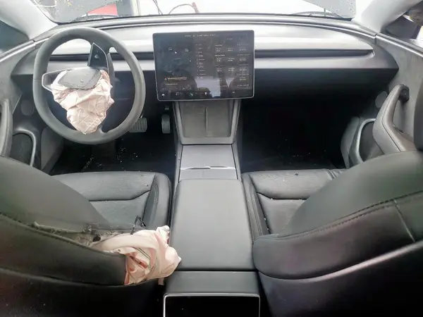 5YJ3E1EB0SF921606 2025 TESLA MODEL 3 - Image 8