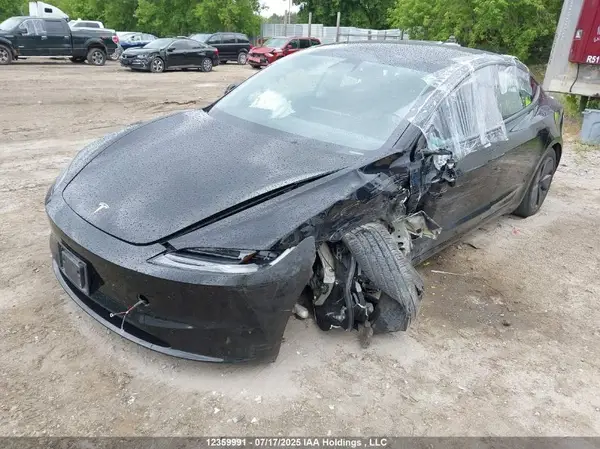5YJ3E1EB0SF923033 2025 TESLA MODEL 3 - Image 2