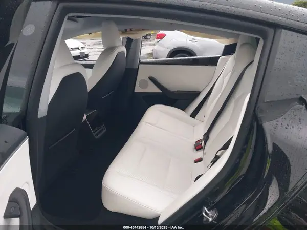 5YJ3E1EB0SF923341 2025 TESLA MODEL 3 - Image 8