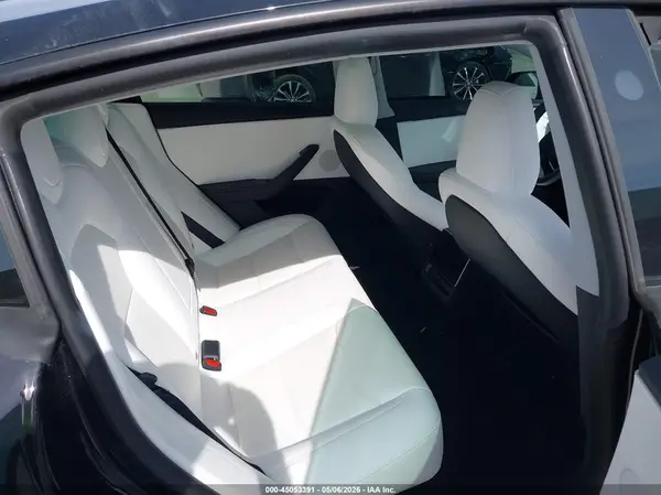 5YJ3E1EB0SF924019 2025 TESLA MODEL 3 - Image 8