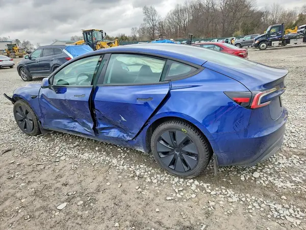 5YJ3E1EB0SF932993 2025 TESLA MODEL 3 - Image 2