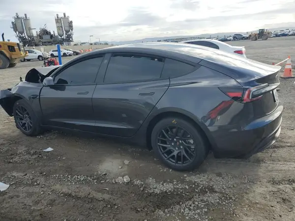 5YJ3E1EB0SF940124 2025 TESLA MODEL 3 - Image 2
