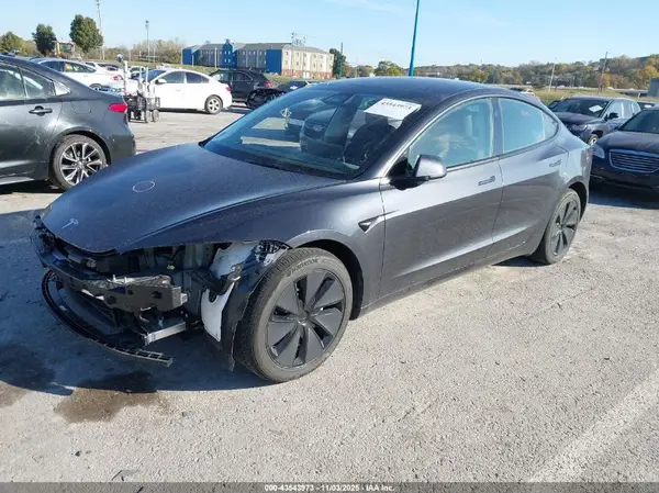 5YJ3E1EB0SF952001 2025 TESLA MODEL 3 - Image 2