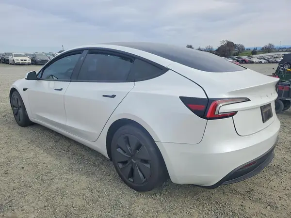 5YJ3E1EB0SF961507 2025 TESLA MODEL 3 - Image 2