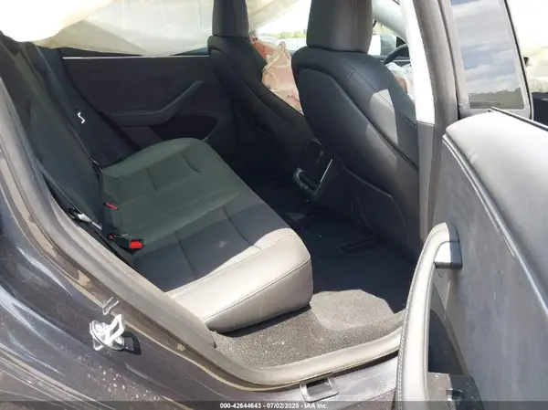 5YJ3E1EB0SF995723 2025 TESLA MODEL 3 - Image 8