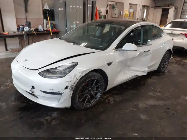 5YJ3E1EB1JF054621 2018 TESLA MODEL 3 - Image 2