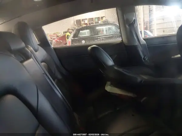 5YJ3E1EB1JF054621 2018 TESLA MODEL 3 - Image 8