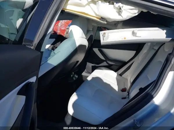 5YJ3E1EB1JF055249 2018 TESLA MODEL 3 - Image 8