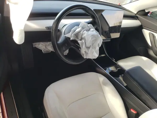 5YJ3E1EB1JF055574 2018 TESLA MODEL 3 - Image 8