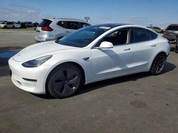 5YJ3E1EB1JF066994 2018 TESLA MODEL 3 - Image 1