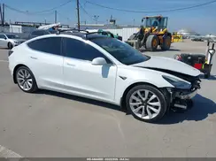 5YJ3E1EB1JF067515 2018 TESLA MODEL 3