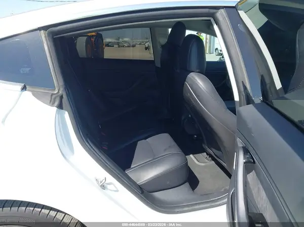 5YJ3E1EB1JF067515 2018 TESLA MODEL 3 - Image 8