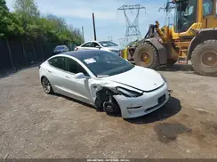 5YJ3E1EB1JF067546 2018 TESLA MODEL 3