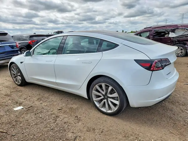 5YJ3E1EB1JF067658 2018 TESLA MODEL 3 - Image 2