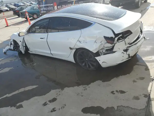 5YJ3E1EB1JF067806 2018 TESLA MODEL 3 - Image 2