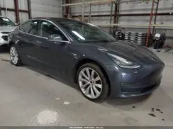 5YJ3E1EB1JF068650 2018 TESLA MODEL 3