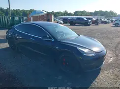 5YJ3E1EB1JF069703 2018 TESLA MODEL 3