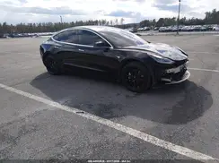 5YJ3E1EB1JF070494 2018 TESLA MODEL 3
