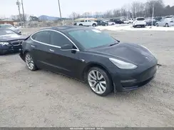 5YJ3E1EB1JF071564 2018 TESLA MODEL 3