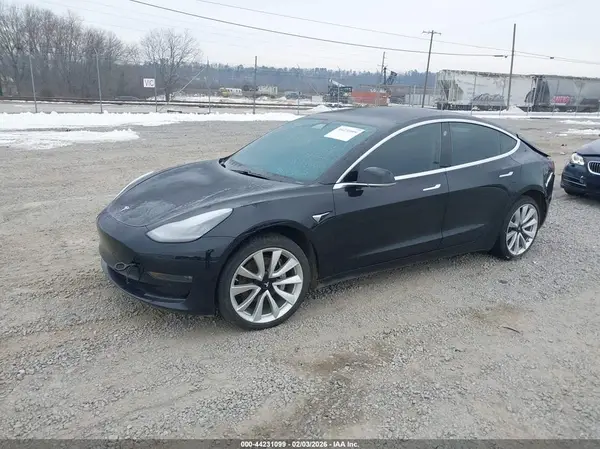 5YJ3E1EB1JF071564 2018 TESLA MODEL 3 - Image 2