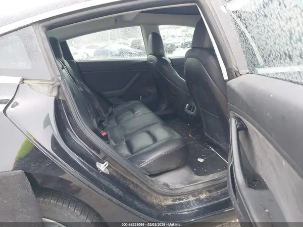 5YJ3E1EB1JF071564 2018 TESLA MODEL 3 - Image 8