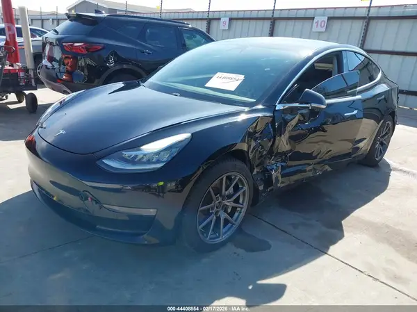 5YJ3E1EB1JF072021 2018 TESLA MODEL 3 - Image 2