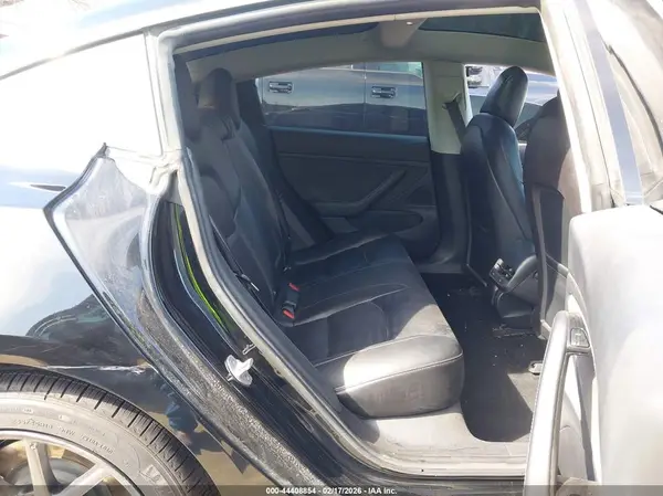 5YJ3E1EB1JF072021 2018 TESLA MODEL 3 - Image 8