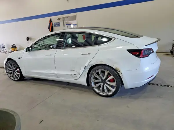 5YJ3E1EB1JF072570 2018 TESLA MODEL 3 - Image 2
