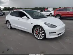 5YJ3E1EB1JF072732 2018 TESLA MODEL 3