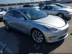 5YJ3E1EB1JF074268 2018 TESLA MODEL 3