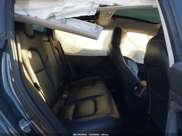 5YJ3E1EB1JF083052 2018 TESLA MODEL 3 - Image 8